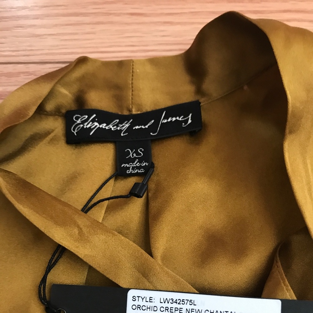 Elizabeth and james bow tie woman’s top